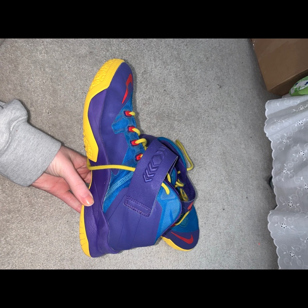 Lebron supermans - Picture 4 of 4
